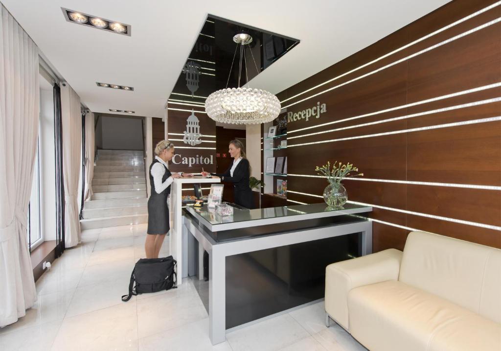 Hotel Capitol เบียวา พอดลาสกา ภายนอก รูปภาพ