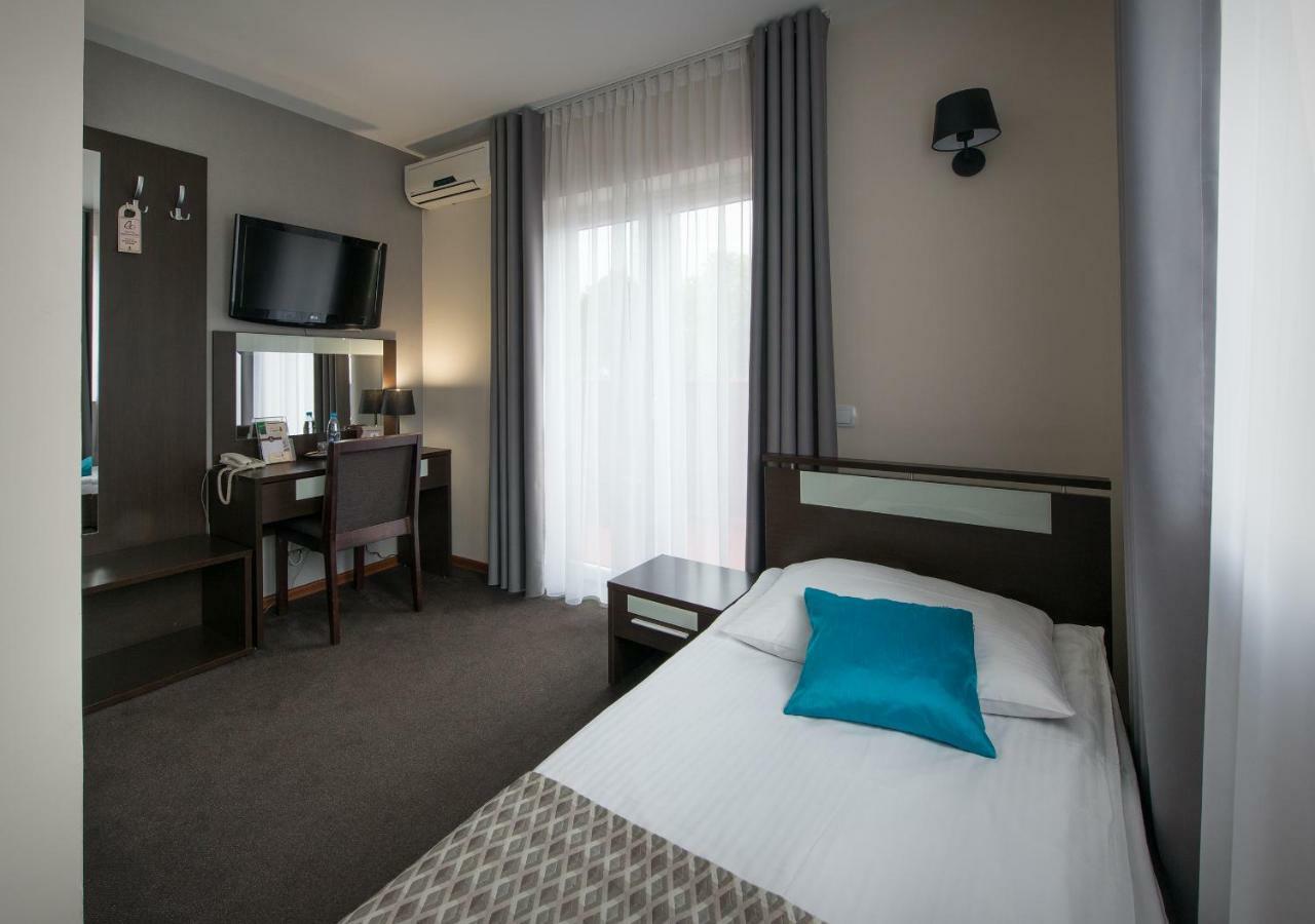 Hotel Capitol เบียวา พอดลาสกา ภายนอก รูปภาพ