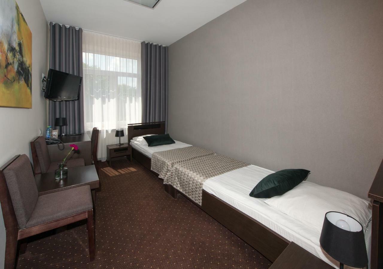 Hotel Capitol เบียวา พอดลาสกา ภายนอก รูปภาพ
