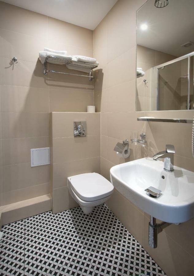 Hotel Capitol เบียวา พอดลาสกา ภายนอก รูปภาพ
