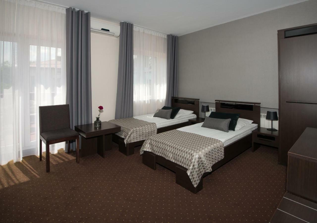 Hotel Capitol เบียวา พอดลาสกา ภายนอก รูปภาพ