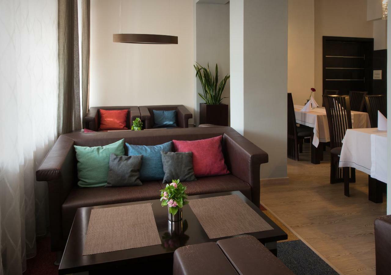 Hotel Capitol เบียวา พอดลาสกา ภายนอก รูปภาพ