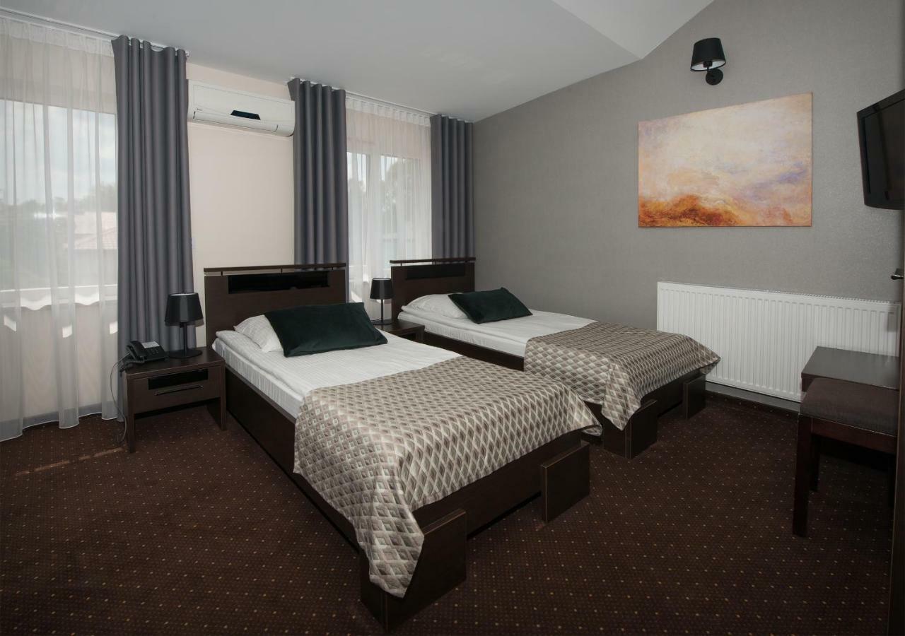 Hotel Capitol เบียวา พอดลาสกา ภายนอก รูปภาพ